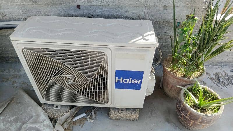 Selling 1 Ton Haier AC DCinverter 6