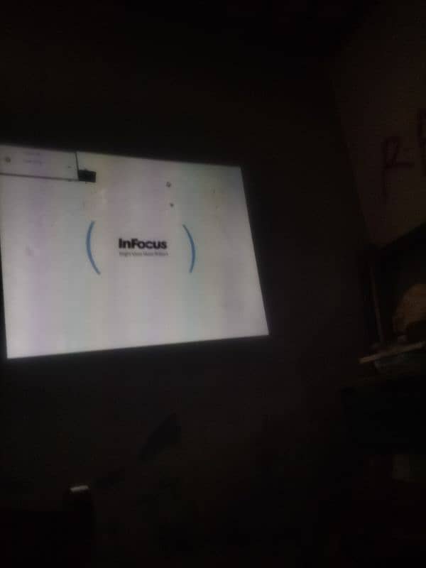 InFocus projector screen 10/10 0