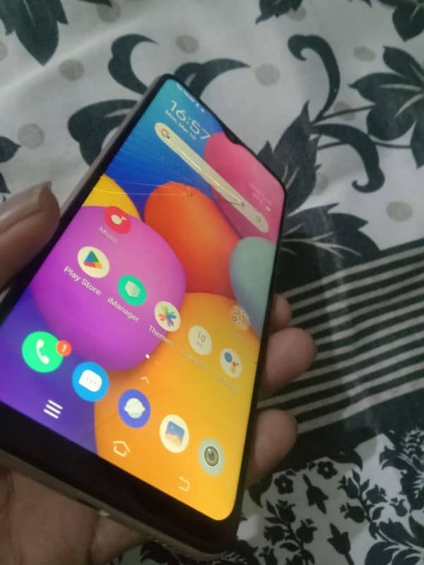 vivo y90 2gb 32 gb tach  break ha cames blur hain dual sim 1