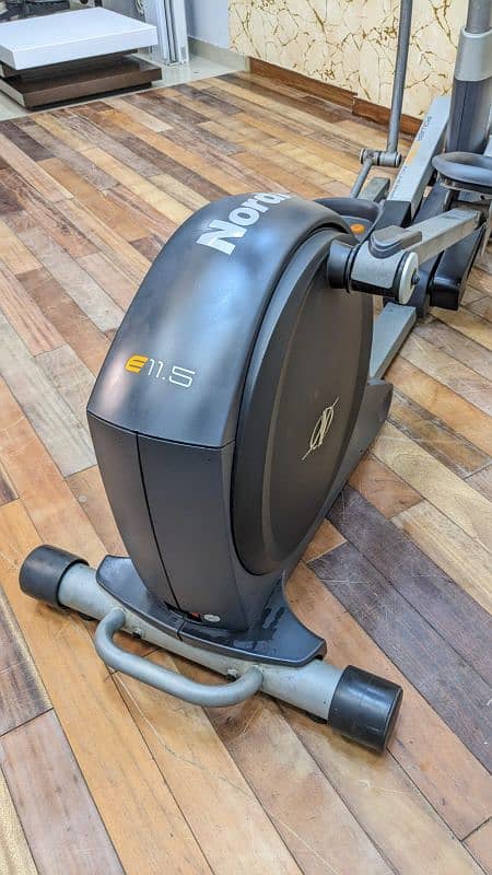 Professional Nordictrack  USA E 11.5 Eleptical Cross Trainer 4