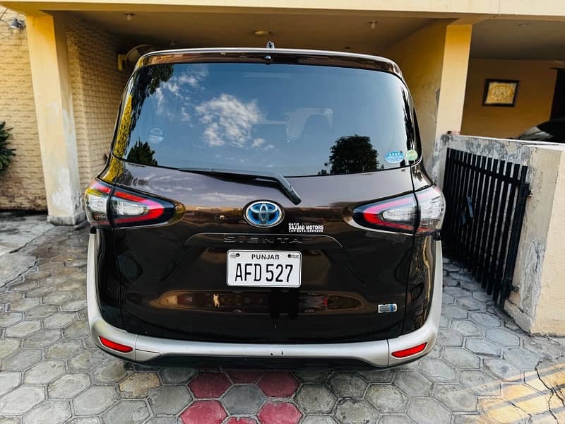 Toyota Sienta Hybrid G 2