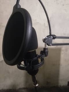 Bm 800 mic With V8 Sound Card & Table Stand Profeshnal Recording Mic