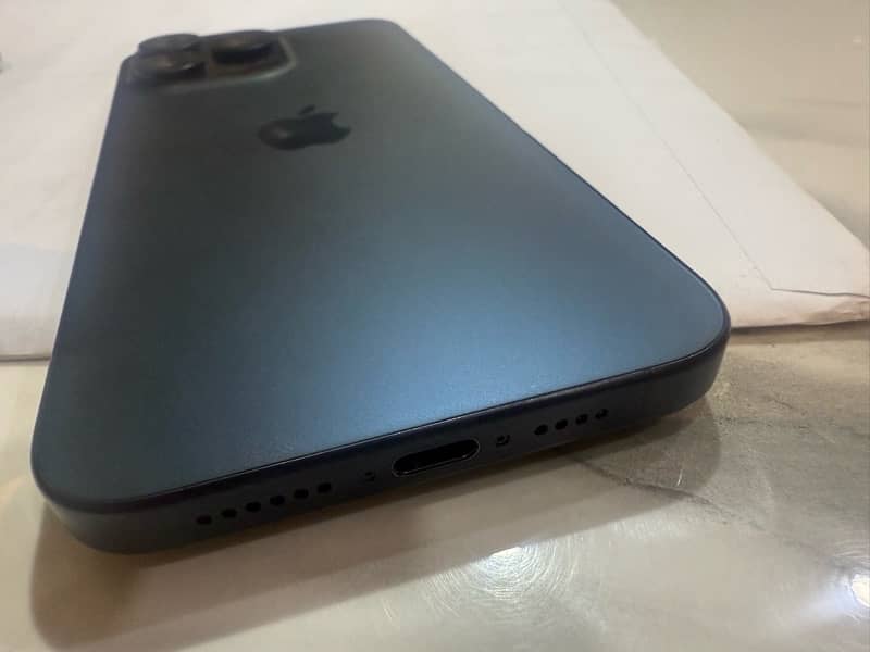 I phone 15 pro max 512 non pta 3