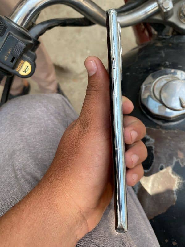 one plus 9pro for sale in good condition 1