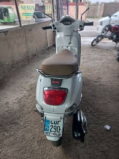 new Asia ramza 100cc Scooty petrol unused isld registered own name