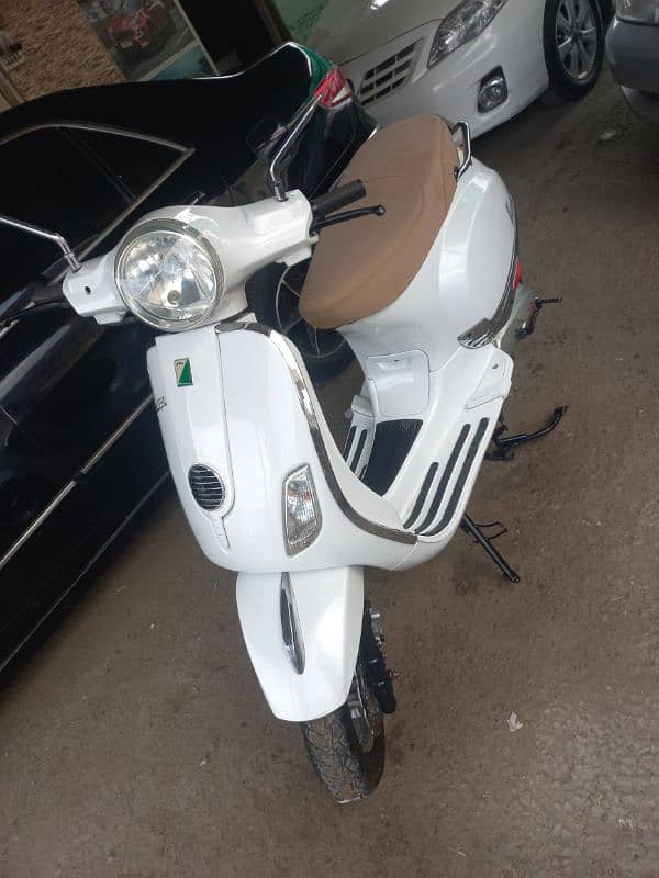 new Asia ramza 100cc Scooty petrol unused isld registered own name 3