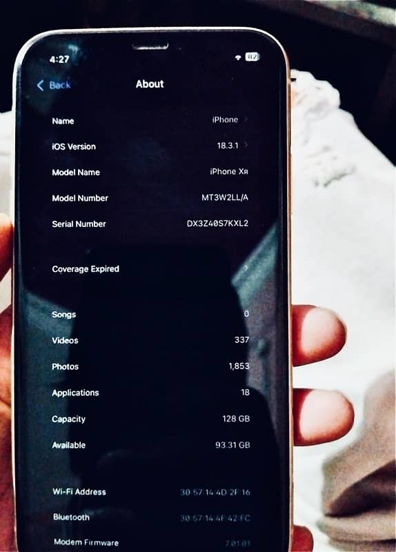 iPhone XR, 128 GB, LLA, factory unlocked in mint condition 2