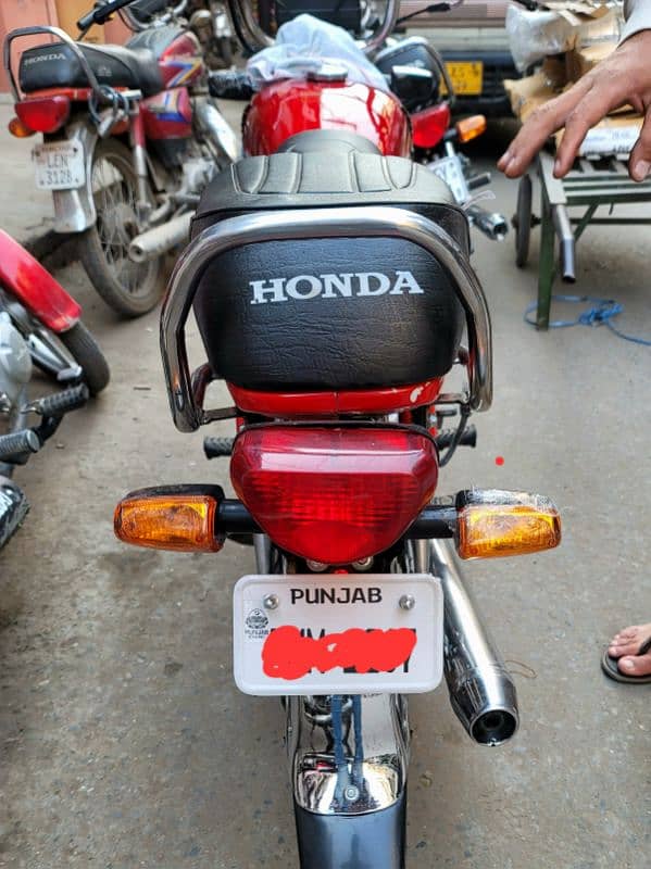 (Assambled) Honda CD70, 2022 Model Second Owner 7