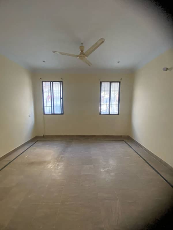 Gulshan Iqbal block13 400 square yards  3 Bed DD 1st floor Rent 90000 Separate intrance Car parking Marble flooring*Code(13286)* 9