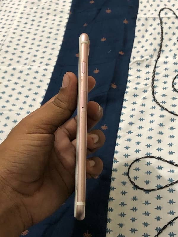 IPHONE 7PLUS 32GB PTA APPROVED 2