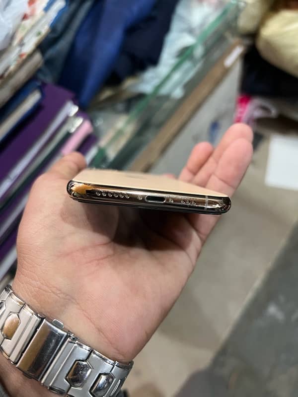 Iphone 11 pro Pta approved 64 gb 4