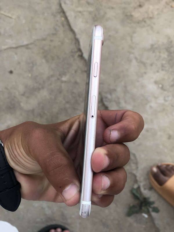 iphone 7 non PTA 4