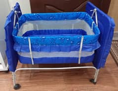 Baby cot with swing Good condition