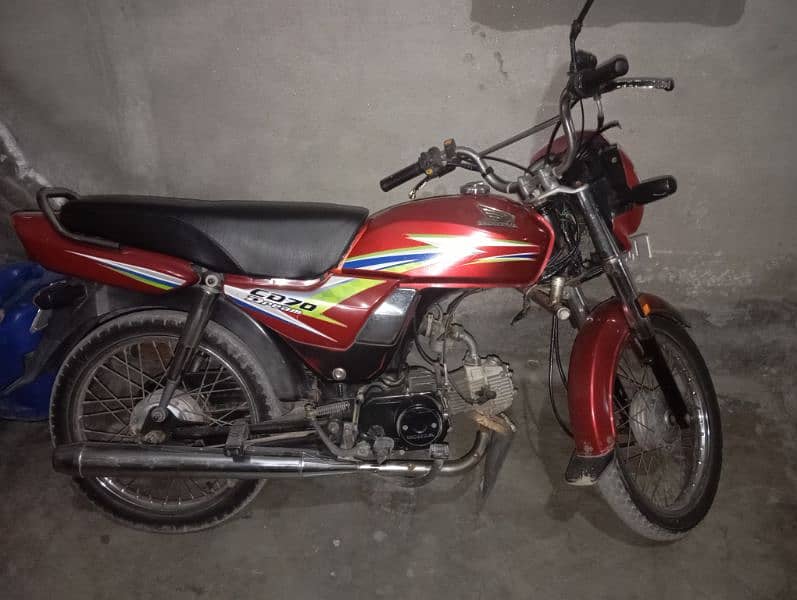 Dream honda CD 70 condition 10 by 10 no enginee open everything ok 1