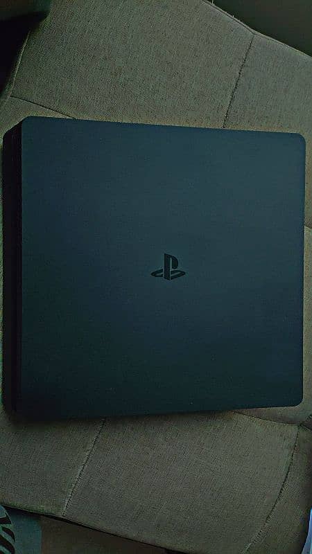 PLAY STATION 4 SLIM 500GB MINT CONDITION 5