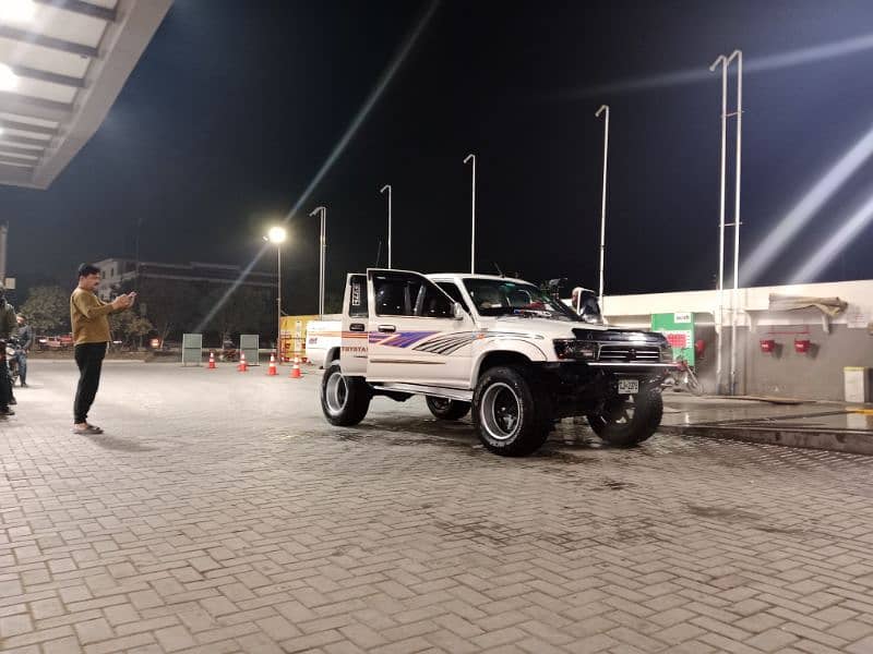 Toyota Hilux 1992 4