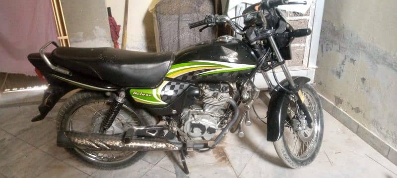 Honda 125 deluxe excellent condition 2016 sale 1