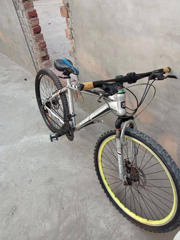 imported cycle with front shocks and Disk brakes 0