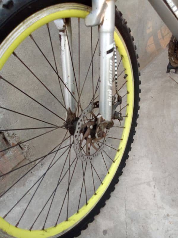 imported cycle with front shocks and Disk brakes 3