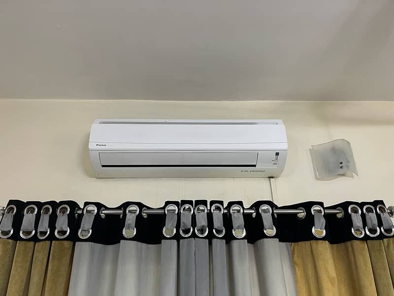 Daikin Air Conditioner Non inverter  1.5 Ton 0