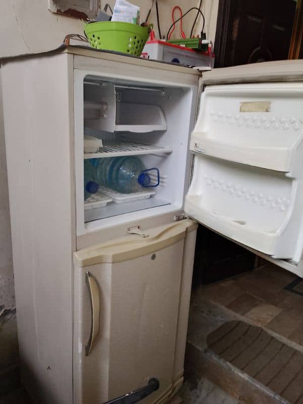 pel ka refrigerator hay cooling achi hay 2