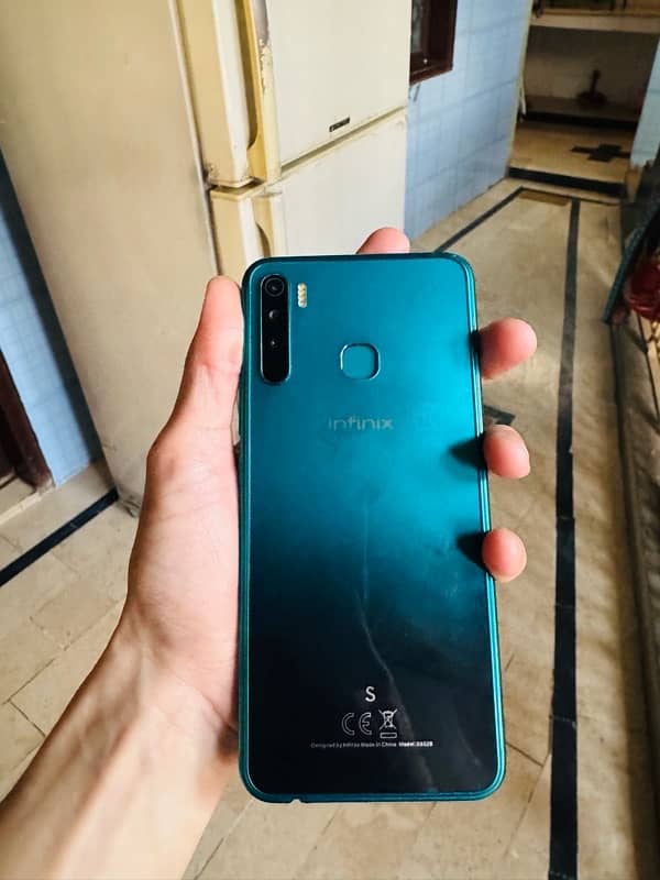 infinix s5 Lite 4:64 box and mobile 2