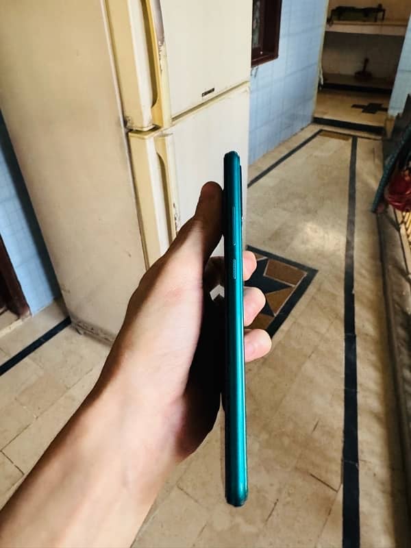 infinix s5 Lite 4:64 box and mobile 3