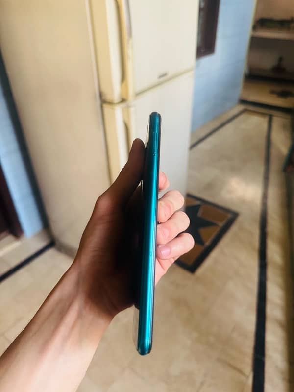 infinix s5 Lite 4:64 box and mobile 4