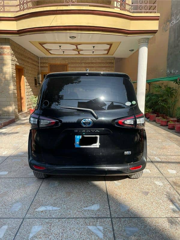 Toyota Sienta 2015 4