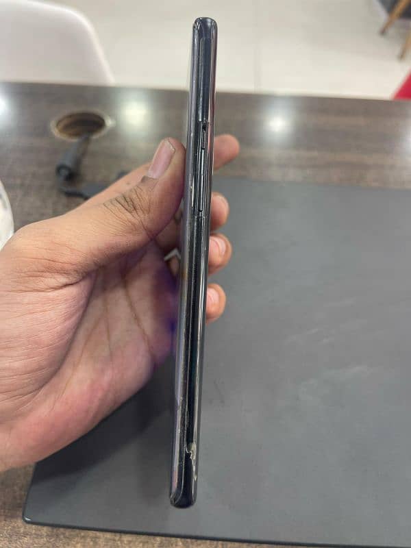 One plus 8 Pro 10/10 Condition 5