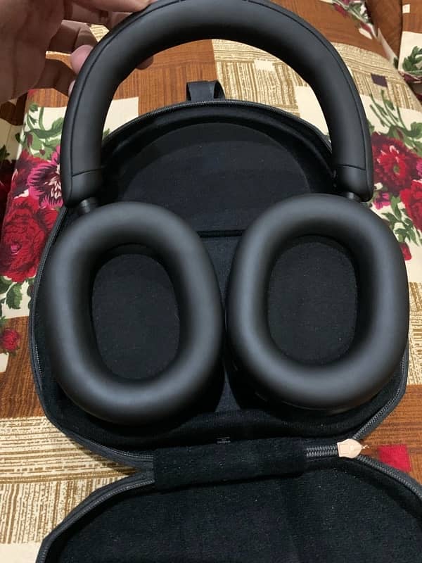 Sony WH1000xm5 original wireless headphones for sale 1