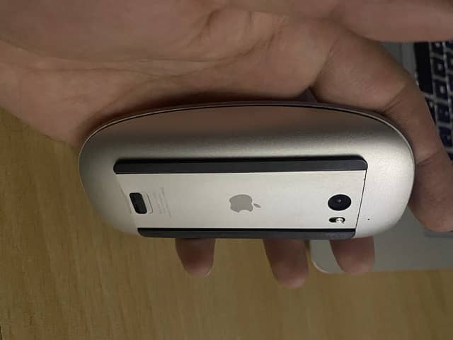 Apple Mouse wireless model a1296 3vdc 3