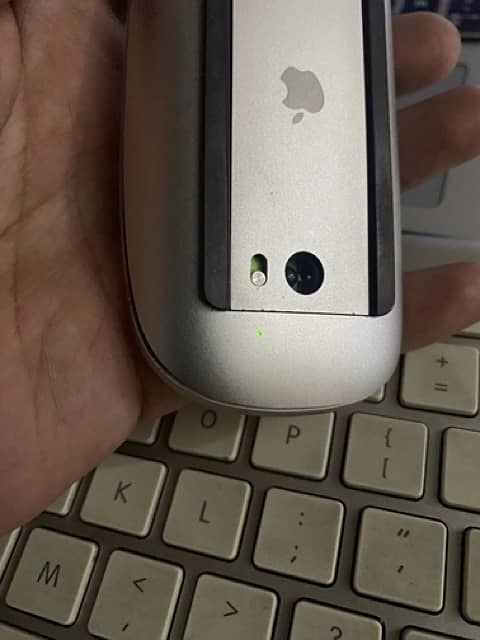 Apple Mouse wireless model a1296 3vdc 4