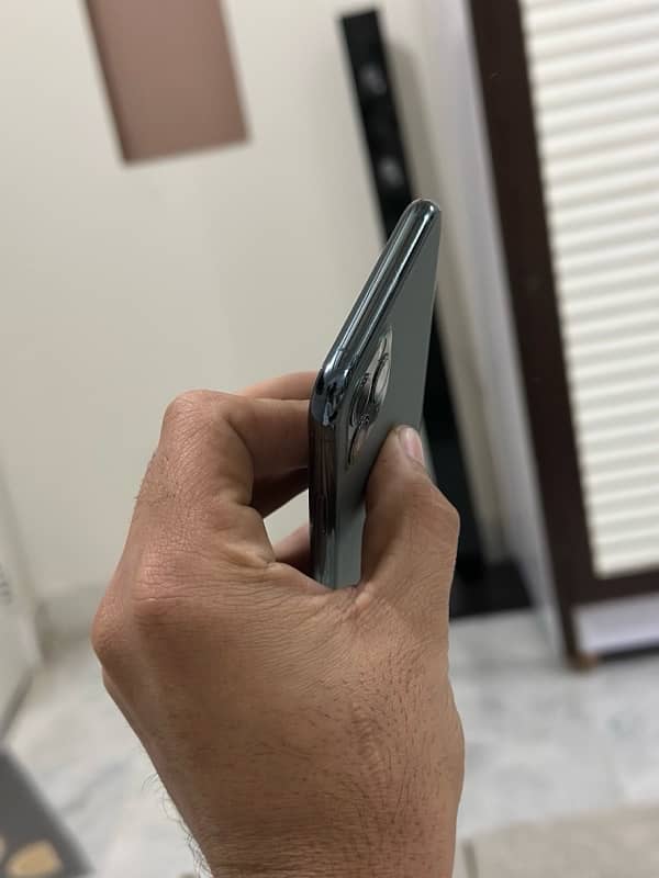 Apple iphone 11 pro 2