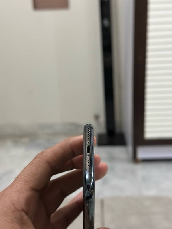 Apple iphone 11 pro 5