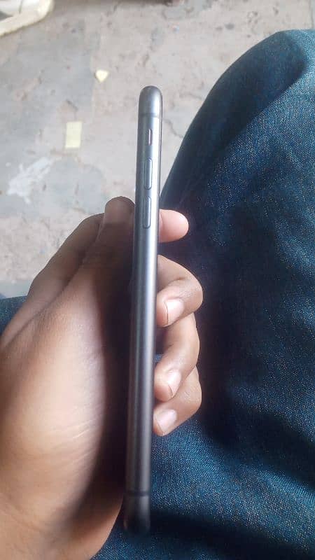 iPhone 11 64 GB (exchange possible) 4