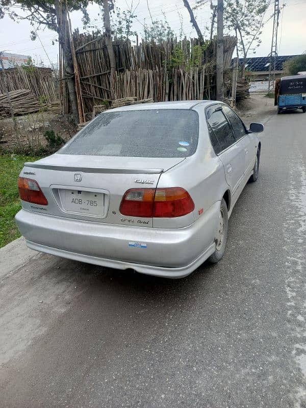 Honda Civic EXi 2000 4