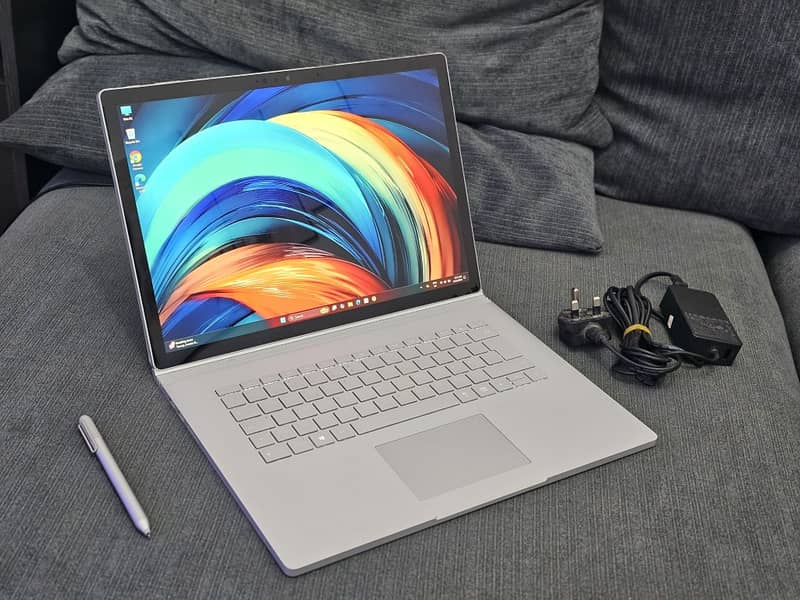 Surface Book 2 Laptop (6gb Nvidia GTX) 15 inch 4k touch Core i7/16gb/5 6