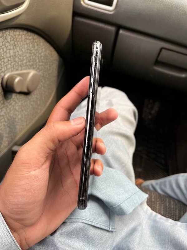 iPhone XS Max 1