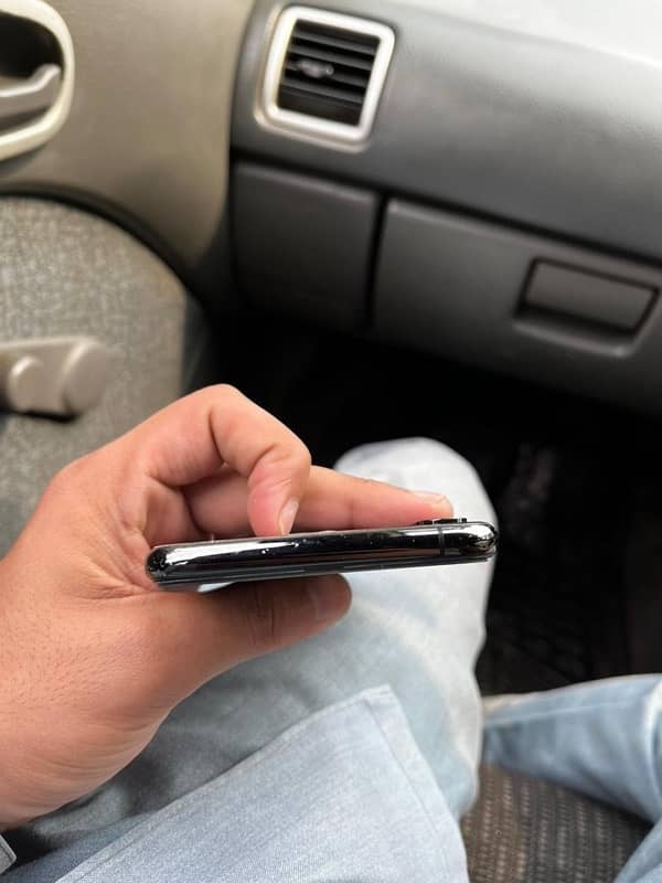 iPhone XS Max 3