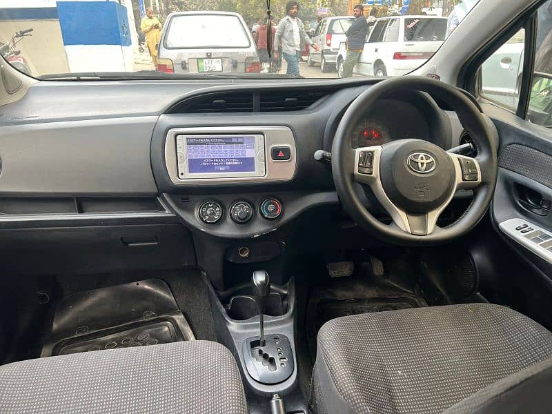 Toyota Vitz 2014 4