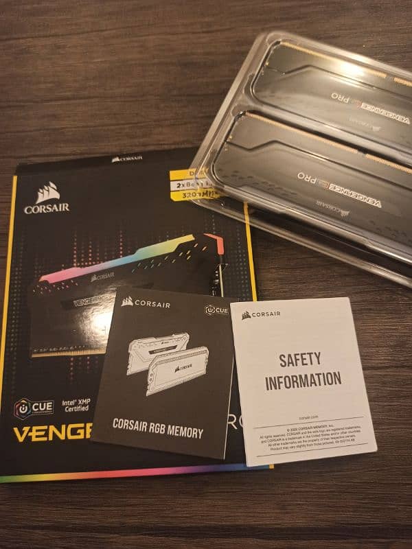 Corsair Vengeance RGB PRO 16GB 2x8 DDR4 Mhz CL16 1