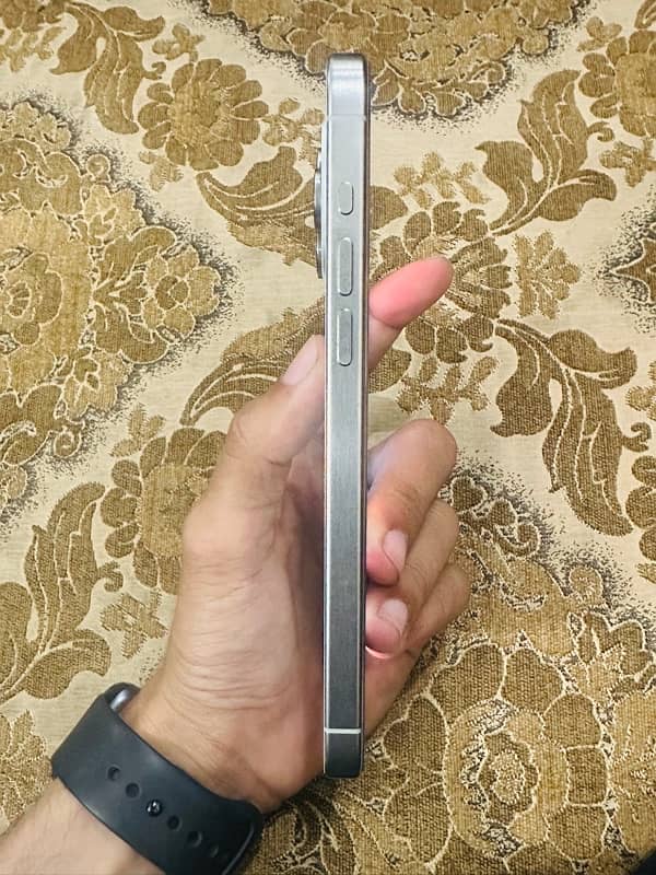 IPHONE 15 PRO MAX 256 GB 5