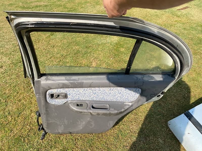 NISSAN SUNNY AUTO DOORS 4