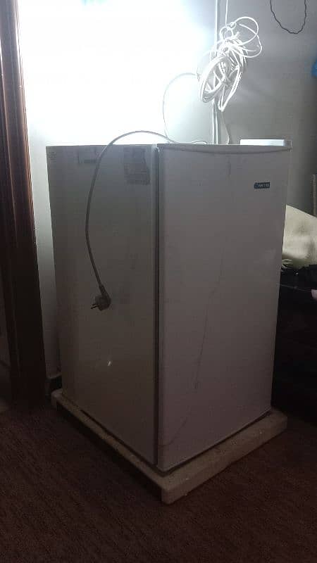 mini fridge 1