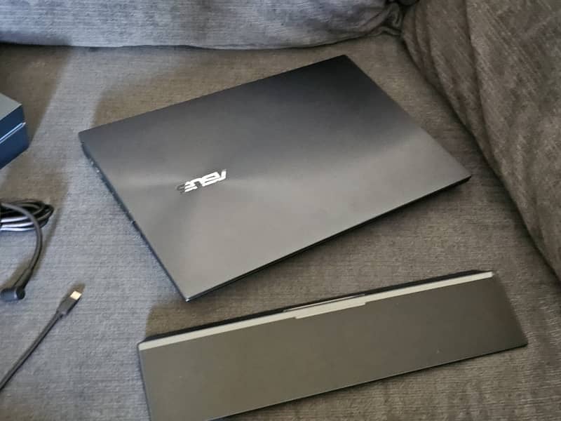 Asus Zenbook Duo Pro 15 - UX582 - Core i9 - RTX 3070 8gb - Creators Ga 3