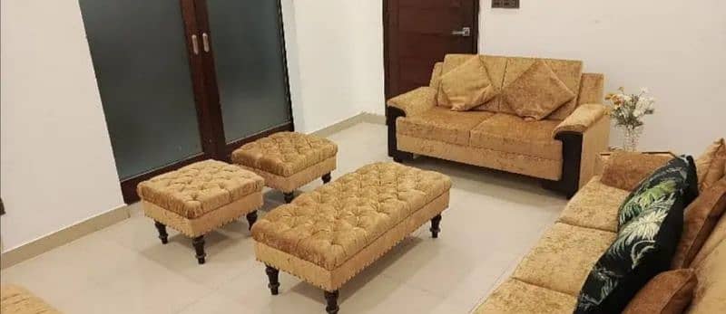 7 seater sofa 2 side table 1 Dewan 0