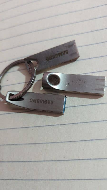 32 GB Samsung USBs with 3.1 mbs speed 0