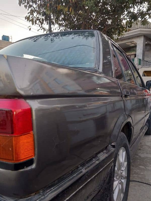 Nissan Sunny 1988 12