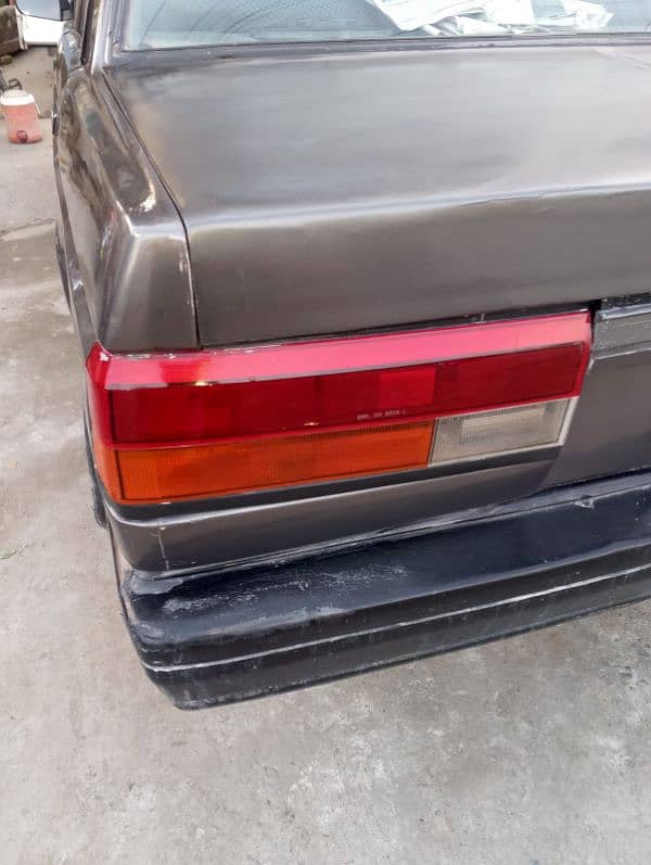 Nissan Sunny 1988 13